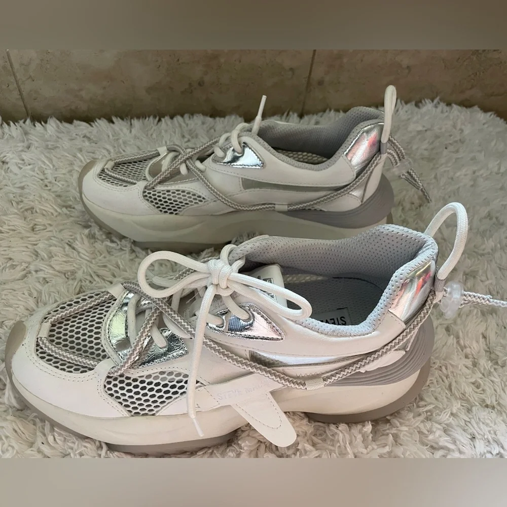 Steve Madden Possession White/Silver Sneakers Tennis Dad Shoe - Picture 7 of 7